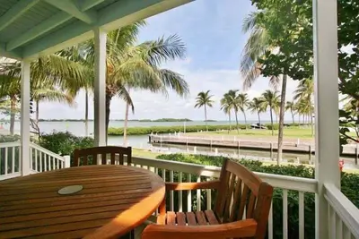 Image de Sunset Bay ~ Luxury Waterfront Villa, 31' Boat Slip