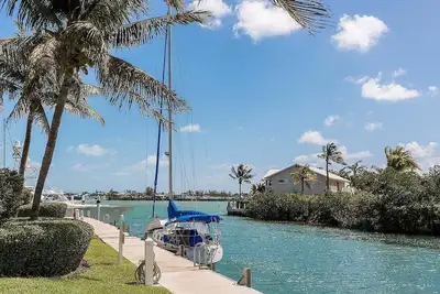 Image de Tropical Seahorse at Coral Lagoon ~ Waterfront Villa w Resort Pool & Slip
