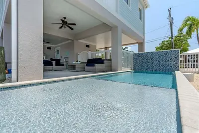 Image de Island Time~ Pool Home Seconds to Open Ocean! 32' Dock