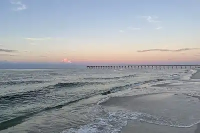 Image de Wonderful family-sized home-15 miles from Florida's best beaches!