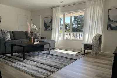 Image de Brand New 2 bedroom w/ Ac + Wi-Fi