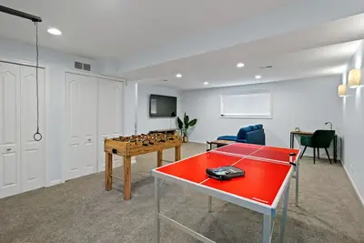 Image de Game room+FirePit\/Fenced yard\/King Bed\/Near O’Hare