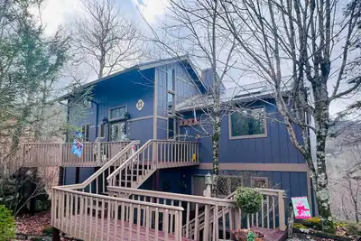 Image de Near Hiking Trails: Beech Mountain Home w/ Deck!