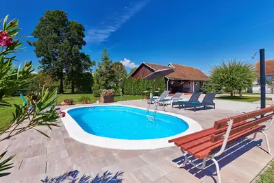 Image de Belle maison de 2 chambres Ă Gudovac