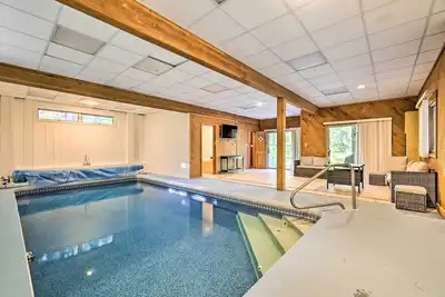 Image de 3 Mi to Kalahari Waterpark: Poolside Pocono Gem!