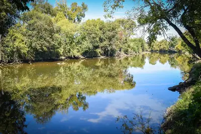 Image de New! River Retreat! Spacious home on the Little Pigeon River!