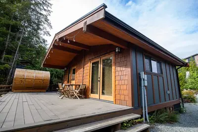 Image de 1 Br plus Bunkhouse - Garden View - Sauna - Sleep up to 6