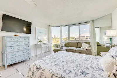 Image de Panama City Beach Condo w/ Resort Amenities!
