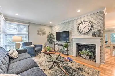 Image de Pet-Friendly Charlotte Home w/ Fenced Yard!