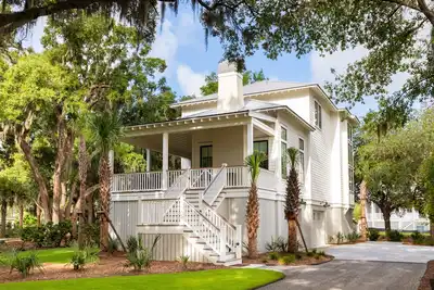 Image de Aloha Place~5747 Kiawah River Drive, 4 bedroom, 3. 5 bath, sleeps 8, elevator