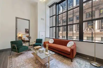 Image de Downtown Charm: 2br, Comfort, Great Amenities
