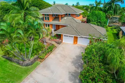 Casual elegant luxury A/C, Spa, golf 1 mile to beach