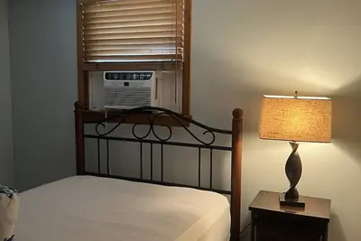 Image de Cheerful 3 bedroom house located heart of new jersey.