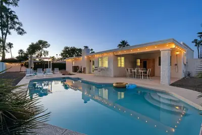 Image de Scottsdale Sanctuary - Heated pool, sleeps 13!