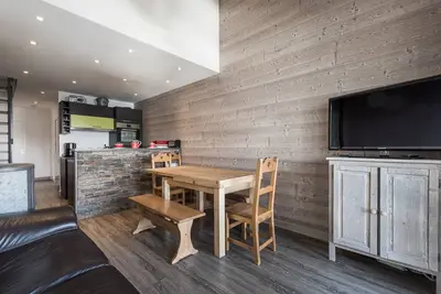 Image de Duplex rénové, skis aux pieds, balcon, proche commerces, 8 pers, animaux acceptés