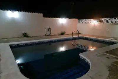 Image de Villa, con Chimenea y Piscina, Junto a la Playa del rio Alberche