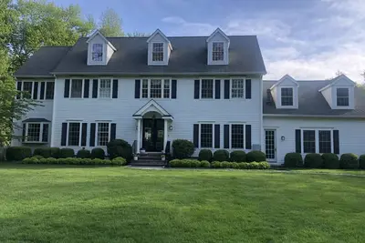 Image de Greenwich Home with Pool - pool open mid-April-mid October