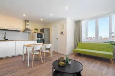 Image de HostWise - Fantastic Contemporary Flat w/ Balcony