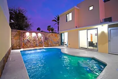 Image de Poolside Condo w/ Bbq, Palapa Lounge & Parking