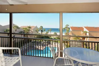 Image de Beach Front Unit At Midnight Cove! Pool Open! Directly On Crescent Beach!