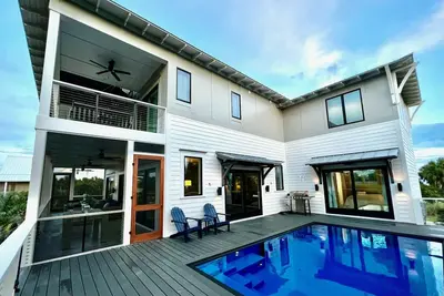 Image de Private Pool and Dock, Steps from the Beach, Beautiful Sunset Views