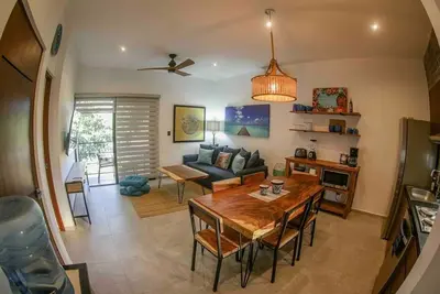Image de Elegant 2-Bedroom 2-Bath Retreat with Rooftop Oasis & Pool
