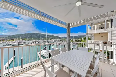 Image de Marina Living with views and more!