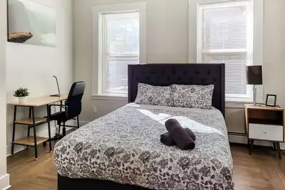 Image de Stylish 2-bed 1-bath right by Wooster Square - Parking and laundry room included