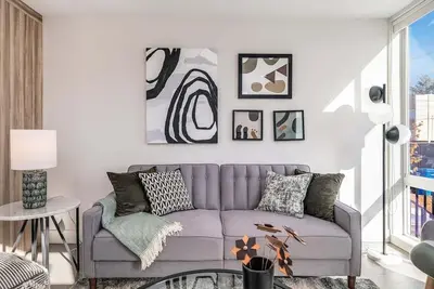 Image de Perch - Dayton Dream: Cozy and Modern Home | Parking and City View