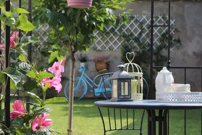 Image de Comfortable apartment with kitchen, master bedroom with bathroom and garden!