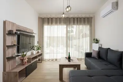 Image de Villa Cataleya : A Spacious, Private Oasis with a Pool Near the Beach