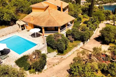 Image de Villa in a quiet setting with stunning sea views