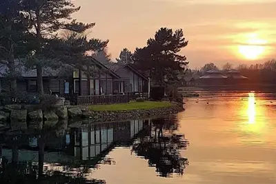Image de Keer Lodge a lakeshore haven @ Pine Lake Resort
