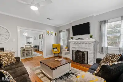 Image de Stunning, southern charm home w/ king bed