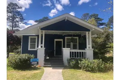 Image de Renovated Craftsman bungalow in the heart of Wilm