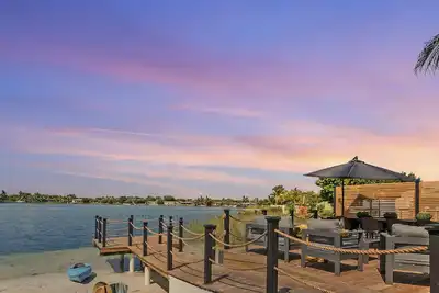 Luxury Lakefront Oasis w/ Pool & Jacuzzi