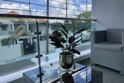Image de Lovely 3-bedroom condo with free parking