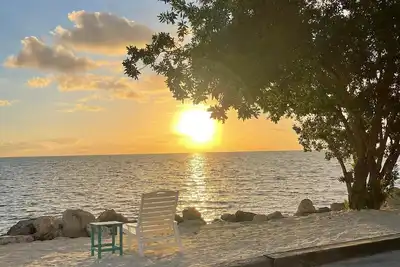 Image de Waterfront - Private Lagoon - in Park on the Ocean side -beach, pool