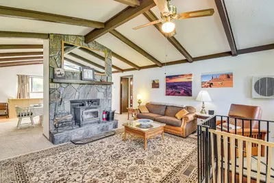 Image de Peaceful Groveland Home w/ Deck + Fire Pit!