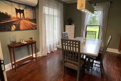 Image de Calhoun Place 1. 5 miles to All Star Village, appealing style, fire pit,