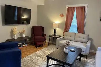 Image de Cherry Hill 5 minutes to All Star Village, updated, near shops & restaurants