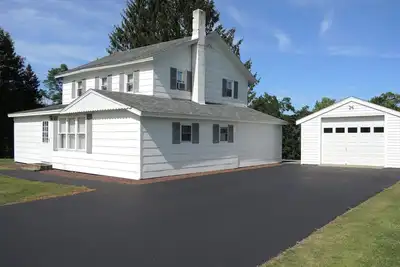 Image de Day House Close to Cooperstown and Cdp, pristine clean