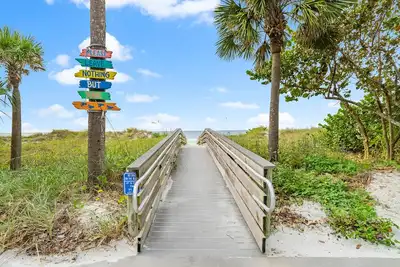 Sea La Vie Cottage by the Beach - Unit B