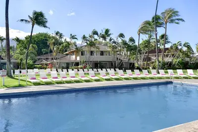 Relax and Recharge! 4 Relaxing Units, Outdoor Pools, Near Kaanapali Beach