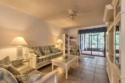 Image de Family-friendly condo walking distance from the beach!
