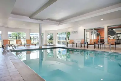 Image de Wonderful Trip! 3 Units w\/ Free Parking, Indoor Pool, Games at Now Arena!