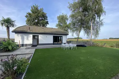 Image de Belle maison de vacances avec bien-ĂŞtre et vue