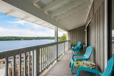 Image de Your Home Away From Home! Onsite Pool, Free Parking