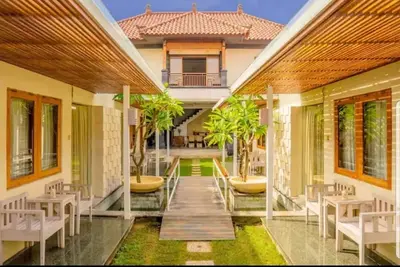 Image de Largr 6 Bedrooms & 6 bathrooms villa, Legian.