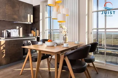 Image de Family-friendly vacation apartment with two balconies located directly on the Wadden Sea